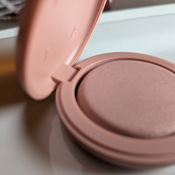 ILIA Beauty | Soft Focus Blurring Blush | Glimpse - Picture 15 of 16